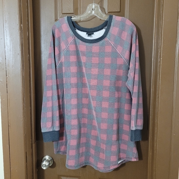 + Torrid red/black buffalo check long sleeve round neck tunic length sweatshirt - Picture 10 of 10